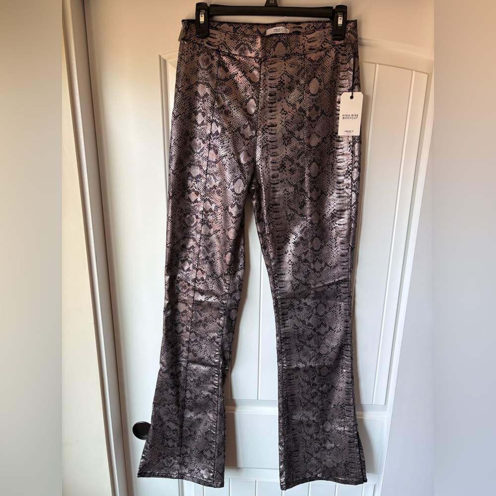Large NWT Forever 21 Snake Print Flare Pants - Black and Gray
